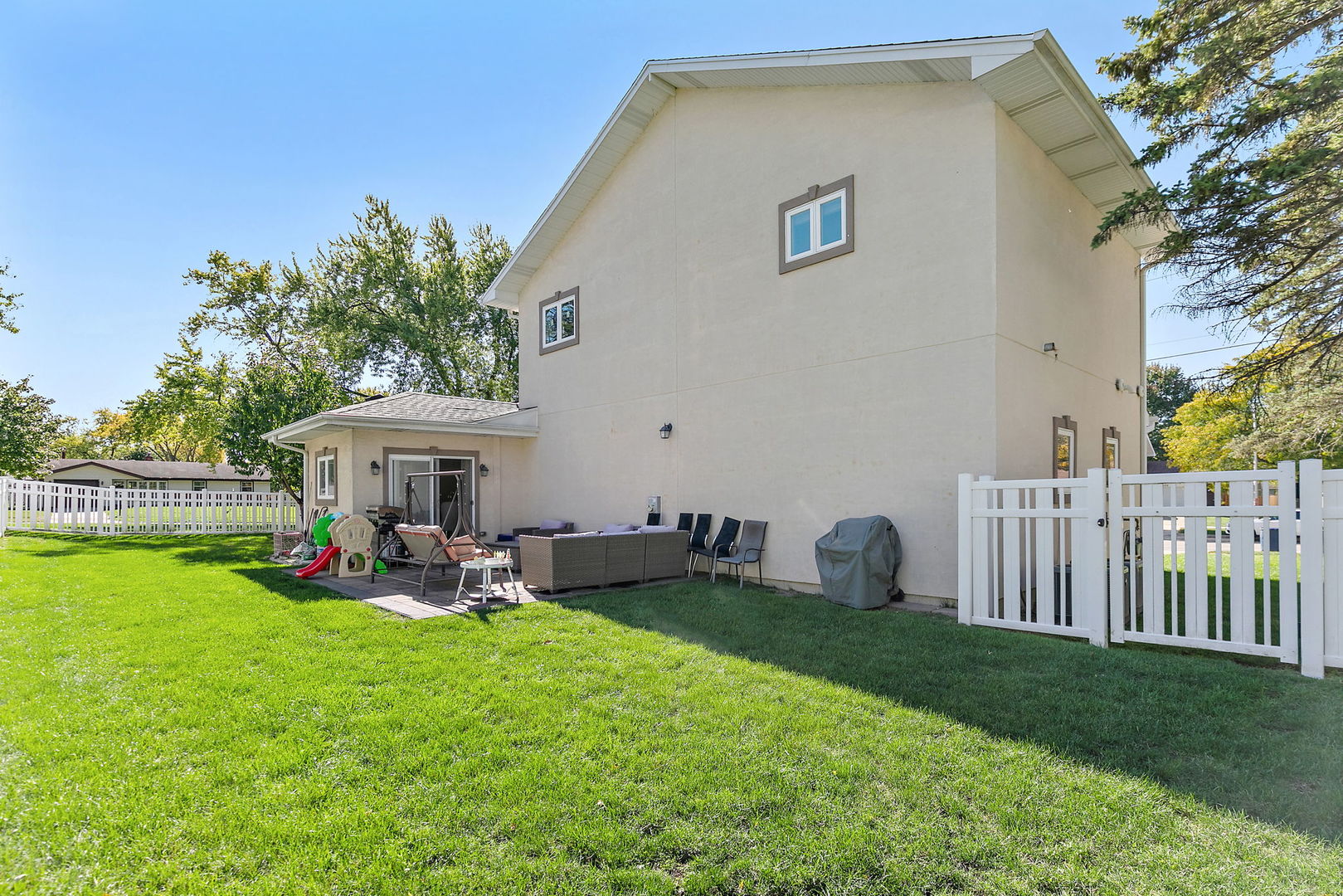 227 S walnut Lane, Schaumburg, IL 60193