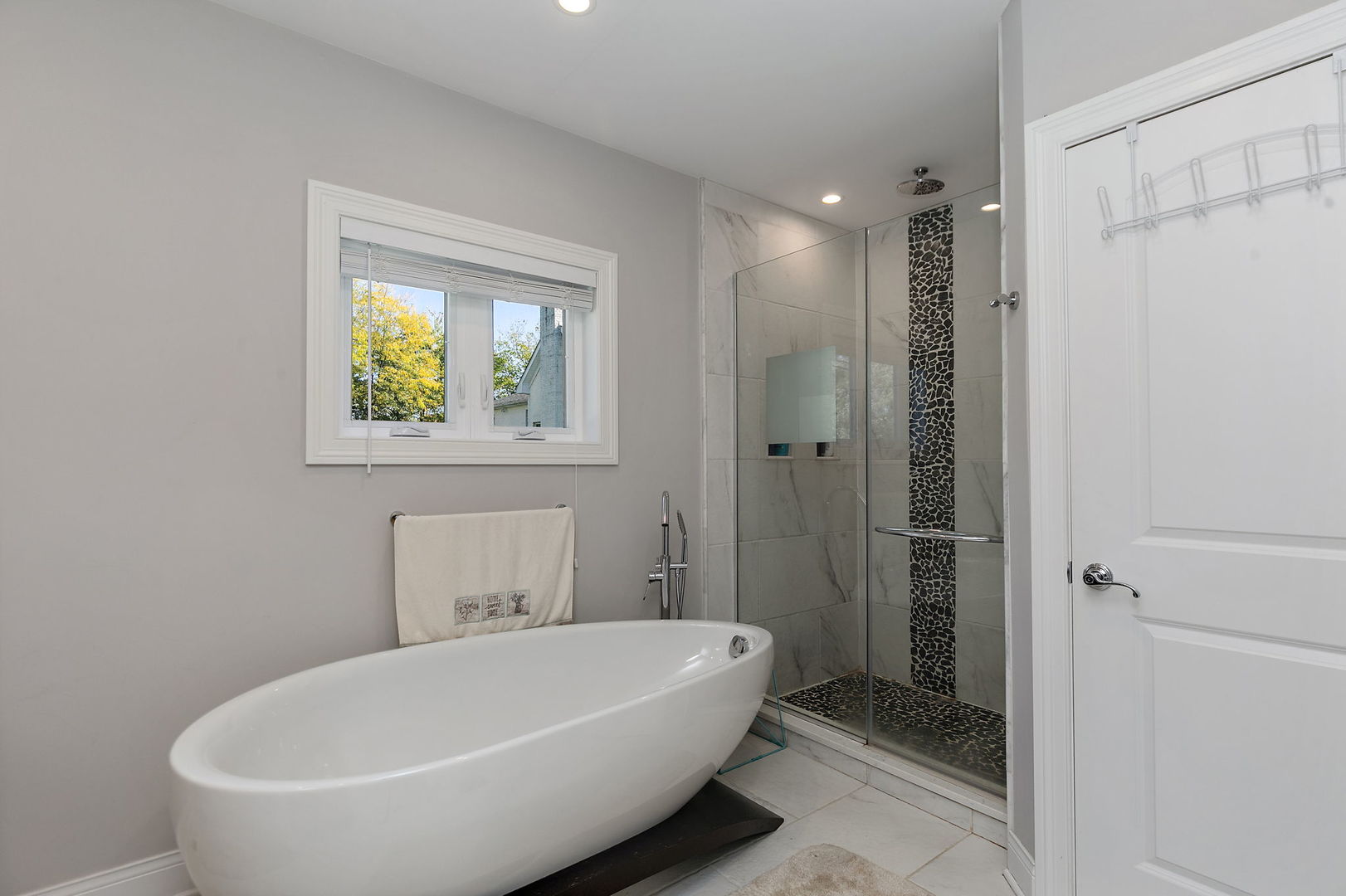 227 S walnut Lane, Schaumburg, IL 60193