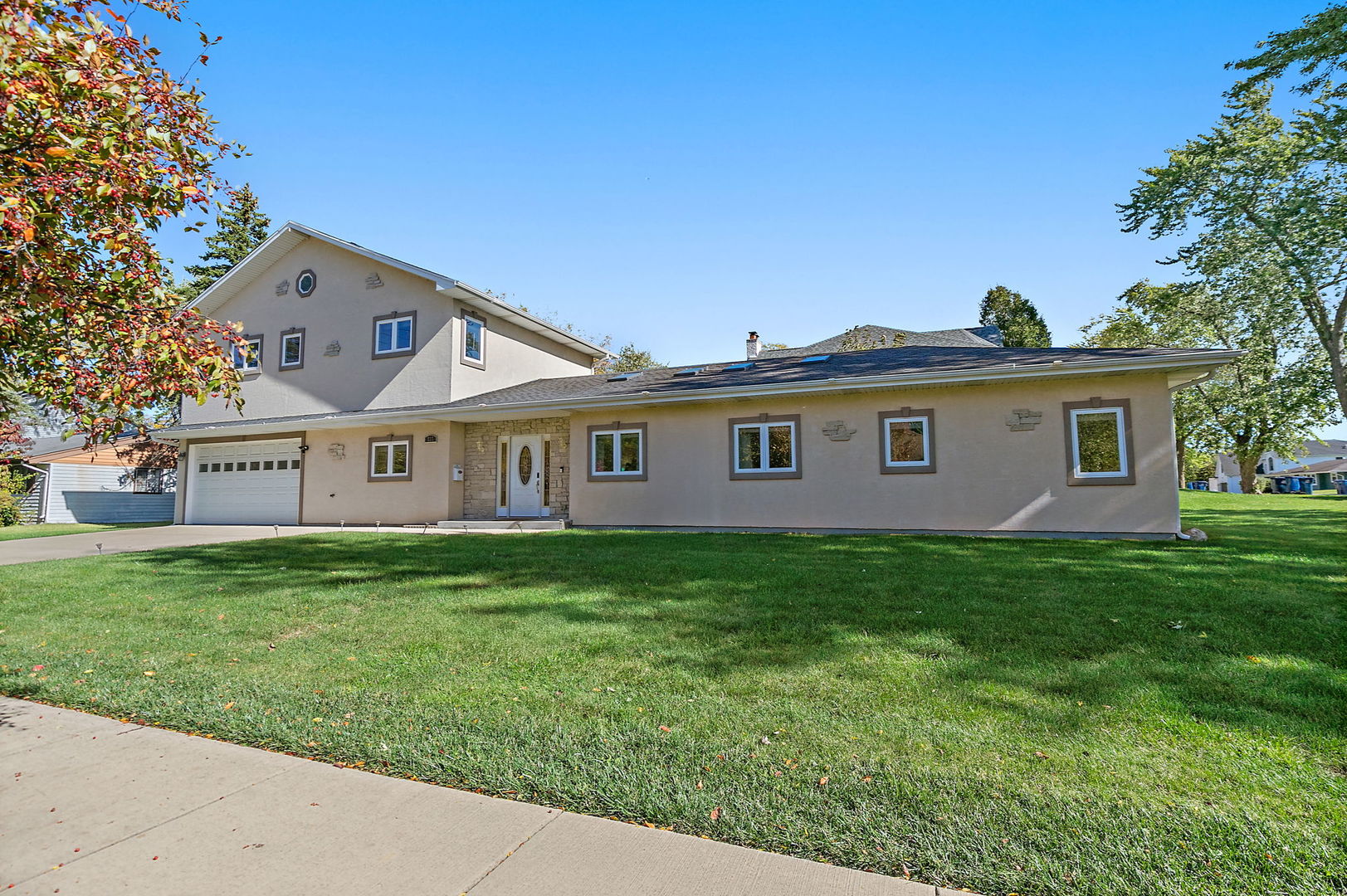 227 S walnut Lane, Schaumburg, IL 60193
