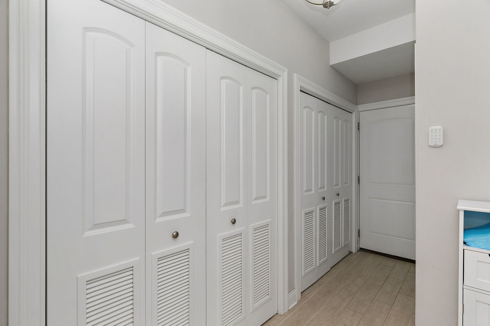 227 S walnut Lane, Schaumburg, IL 60193