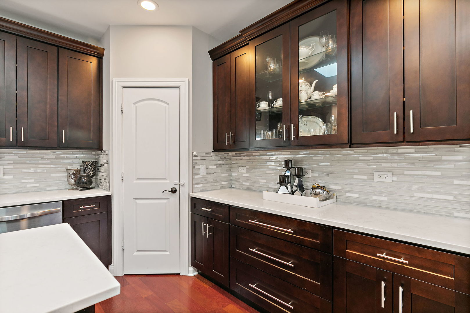 227 S walnut Lane, Schaumburg, IL 60193