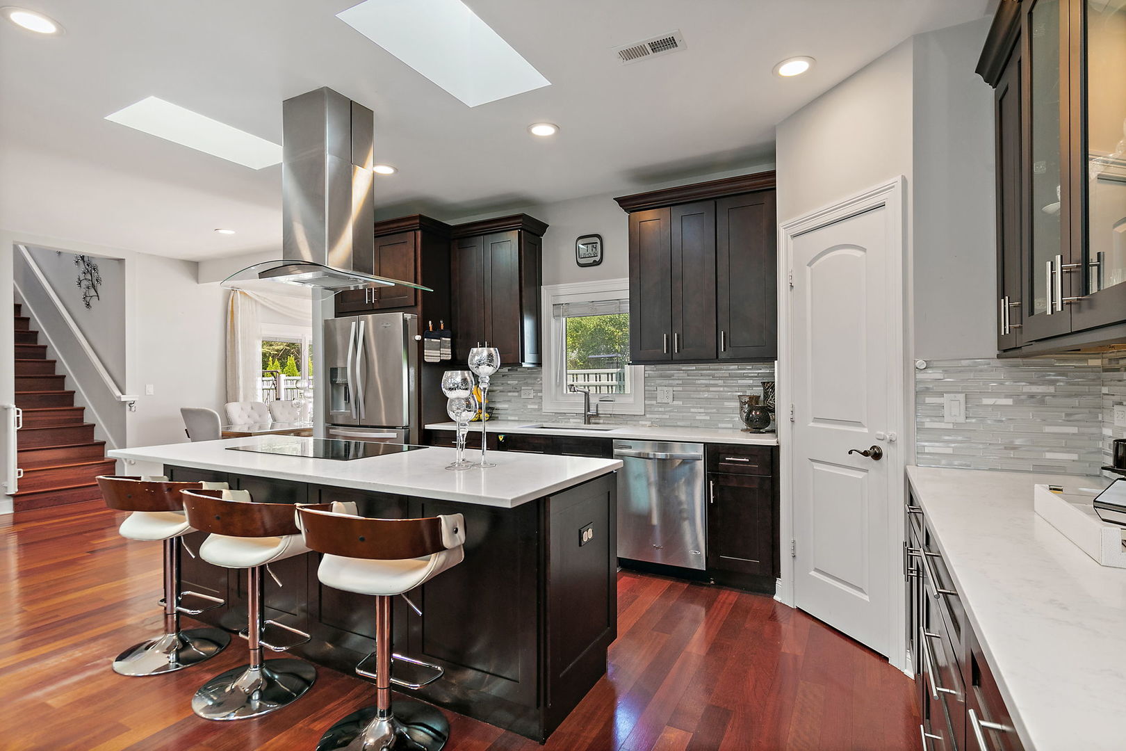 227 S walnut Lane, Schaumburg, IL 60193