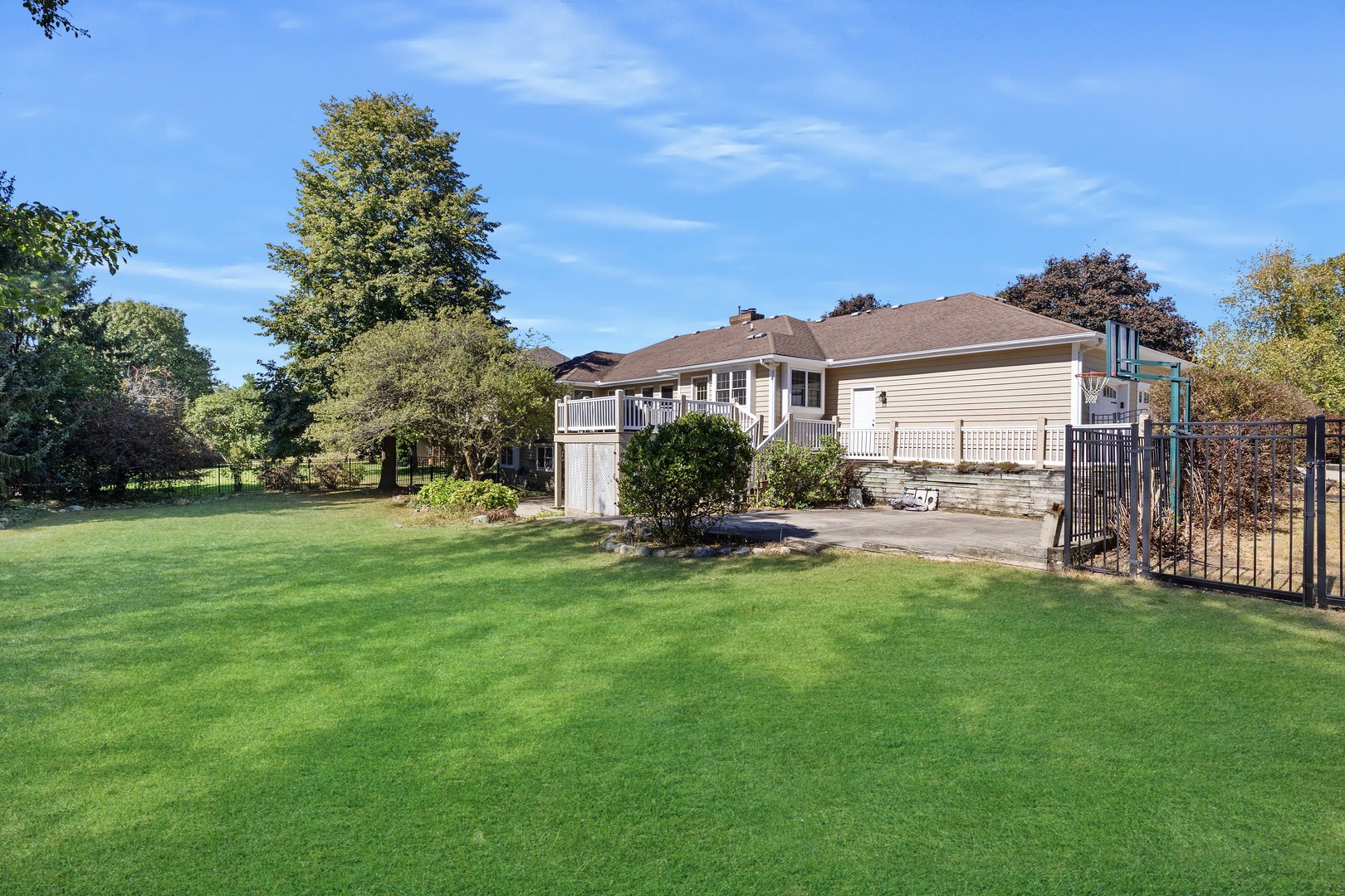 3211 Leafy Lane, Bloomington, IL 61704