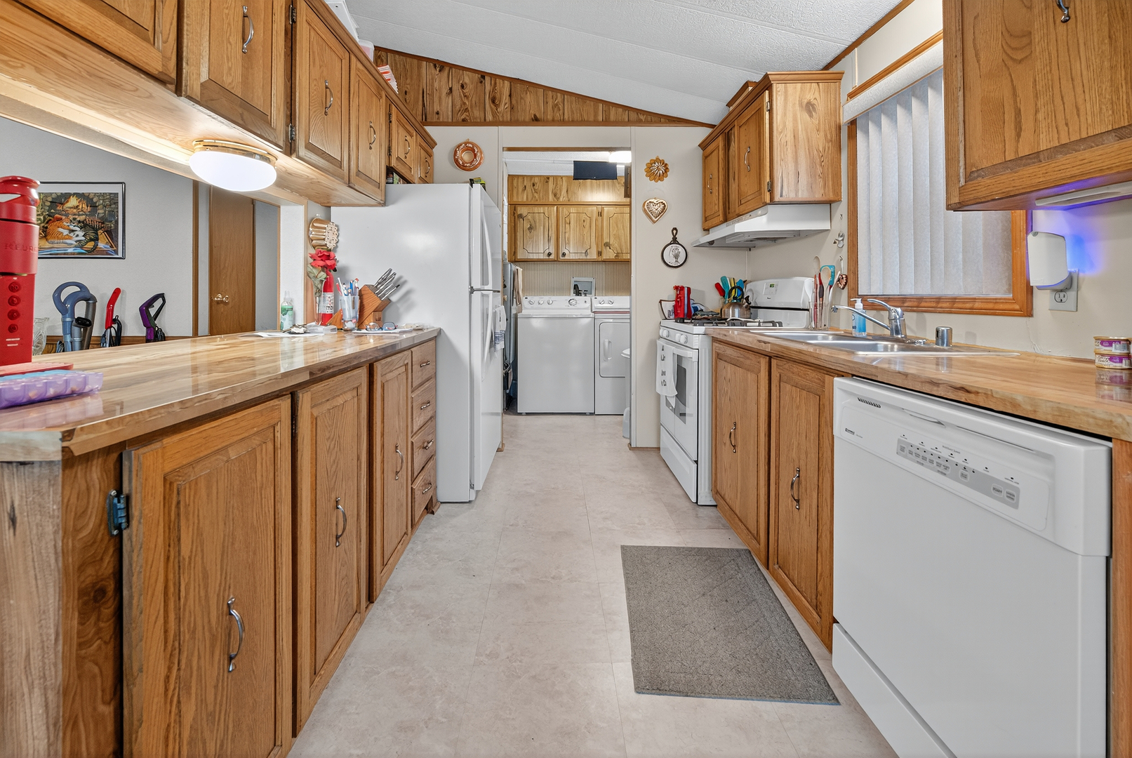 602 Hillcrest Lane, Crystal Lake, IL 60014