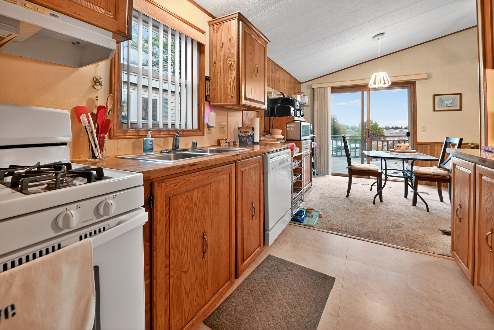 602 Hillcrest Lane, Crystal Lake, IL 60014