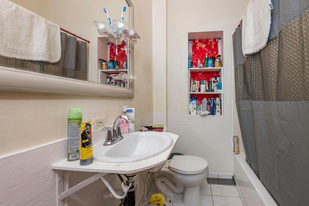 1244 Victoria Avenue, North Chicago, IL 60064