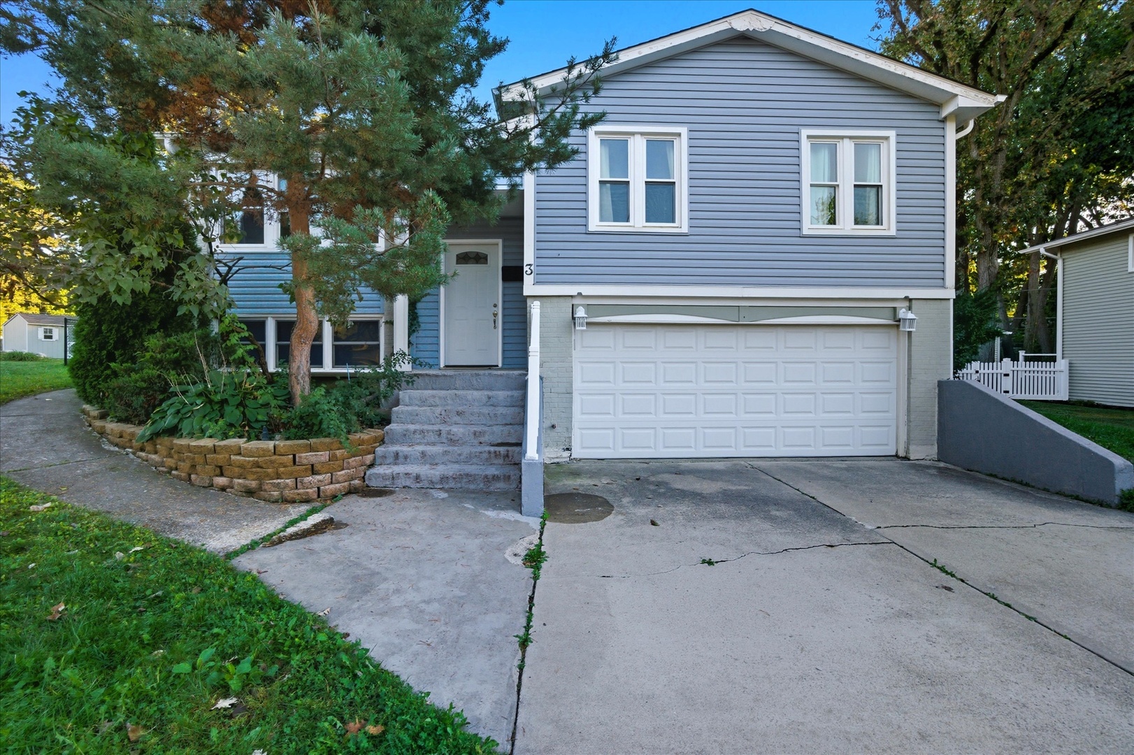 3 Oakview Court, Woodridge, IL 60517