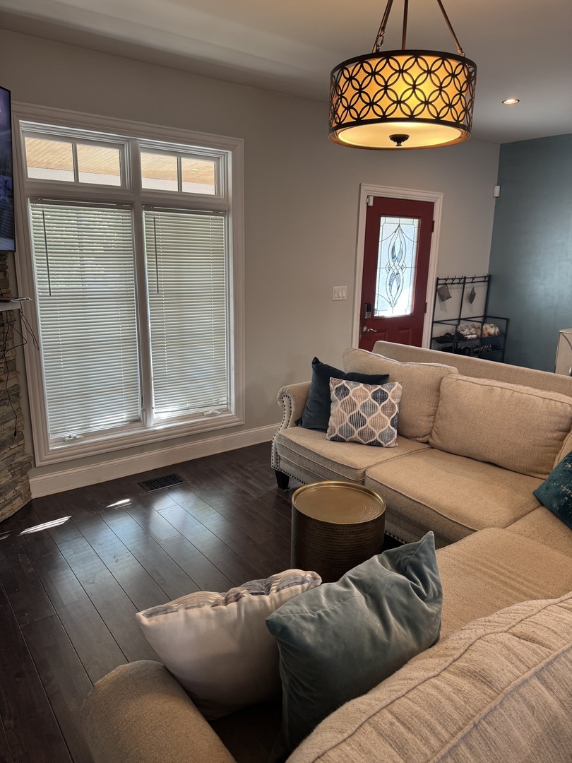 2042 Grove Street, Blue Island, IL 60406