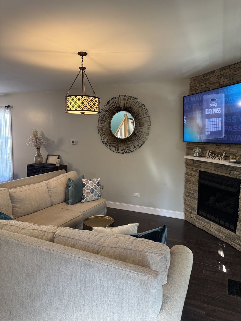 2042 Grove Street, Blue Island, IL 60406