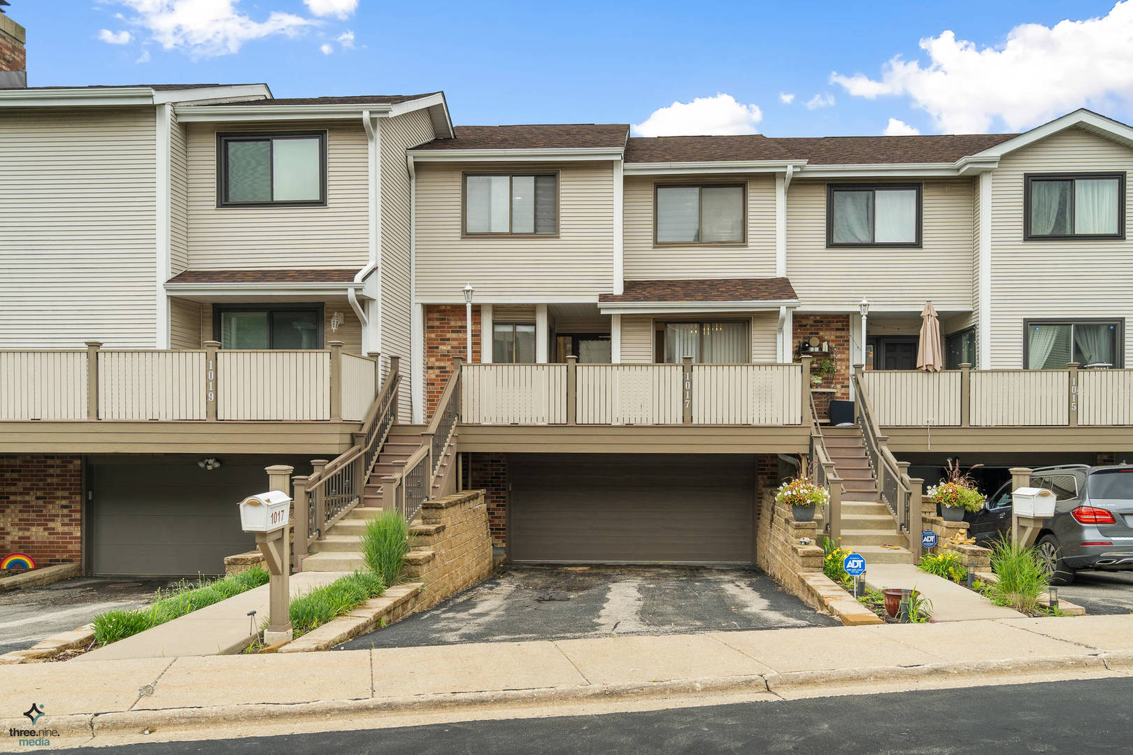 1017 Sussex Drive, Northbrook, IL 60062