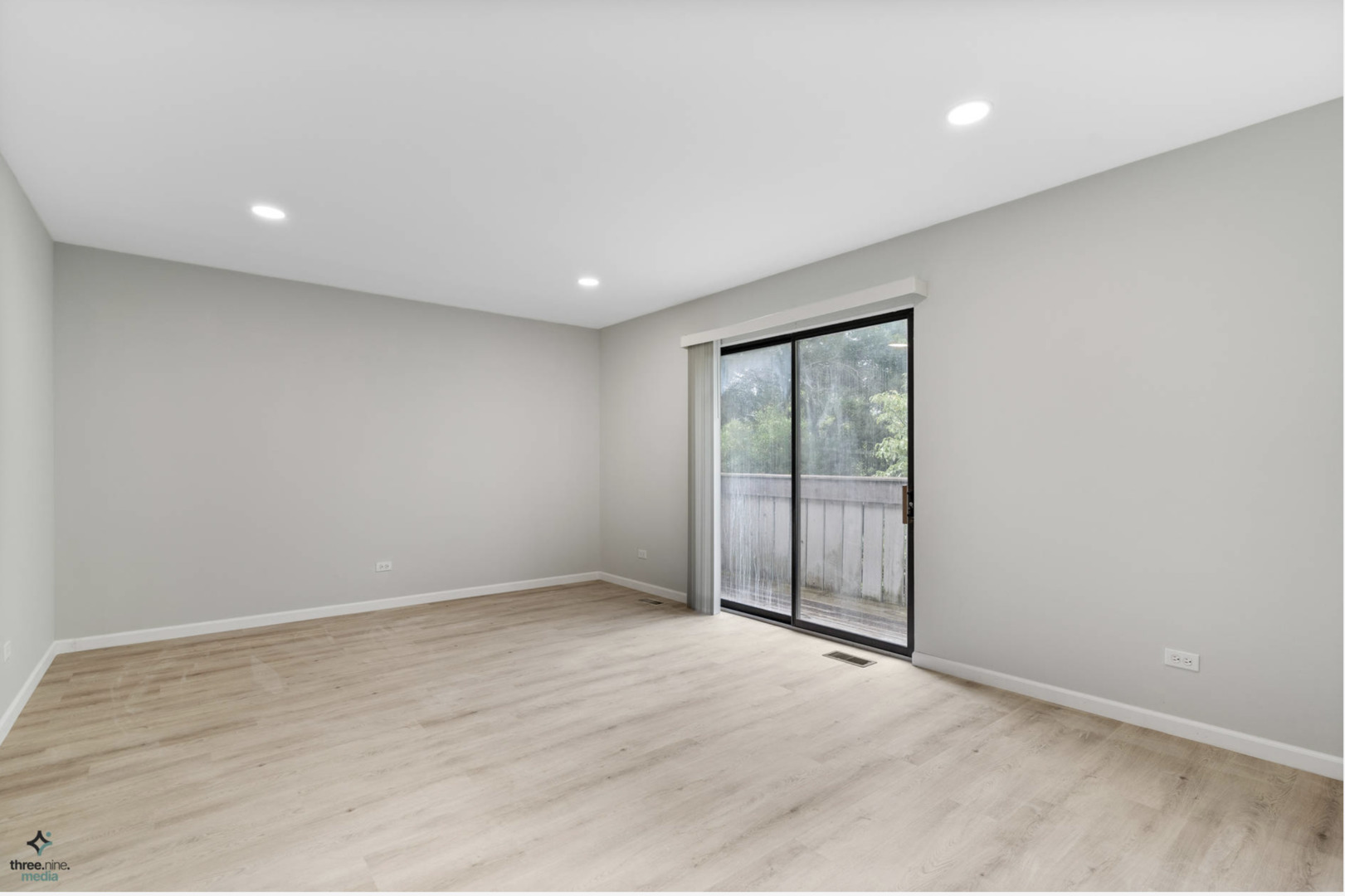 1017 Sussex Drive, Northbrook, IL 60062