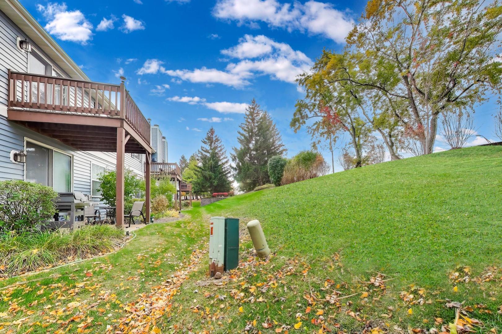 6648 Weather Hill Drive, Willowbrook, IL 60527