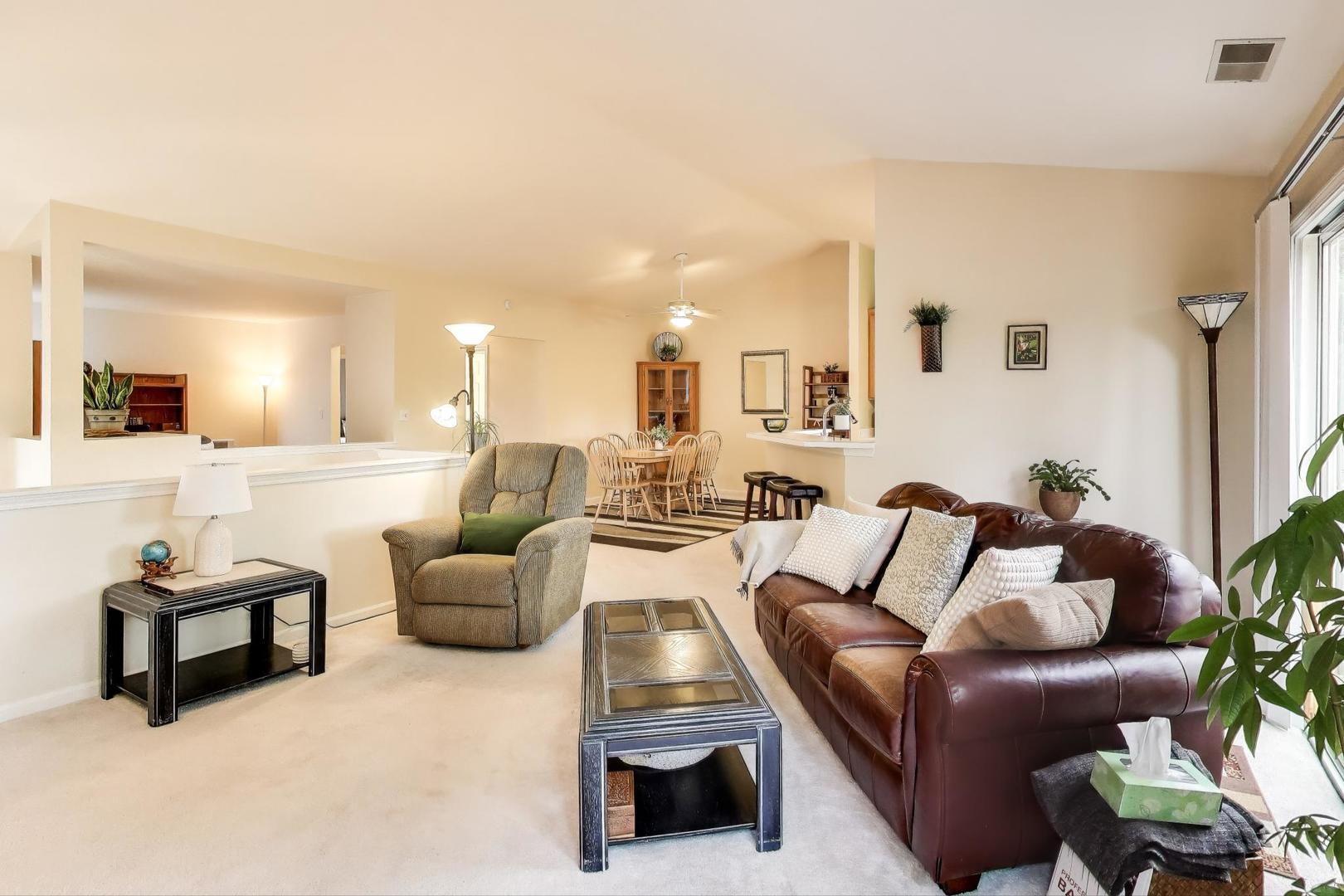 6648 Weather Hill Drive, Willowbrook, IL 60527