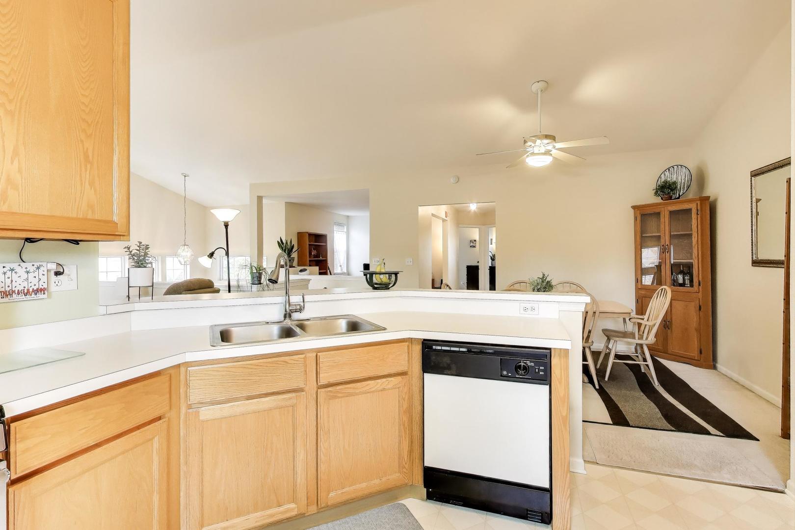 6648 Weather Hill Drive, Willowbrook, IL 60527