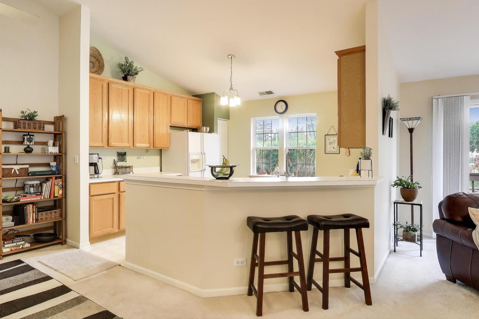 6648 Weather Hill Drive, Willowbrook, IL 60527