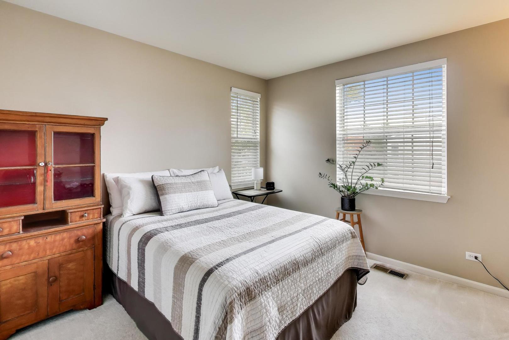 6648 Weather Hill Drive, Willowbrook, IL 60527