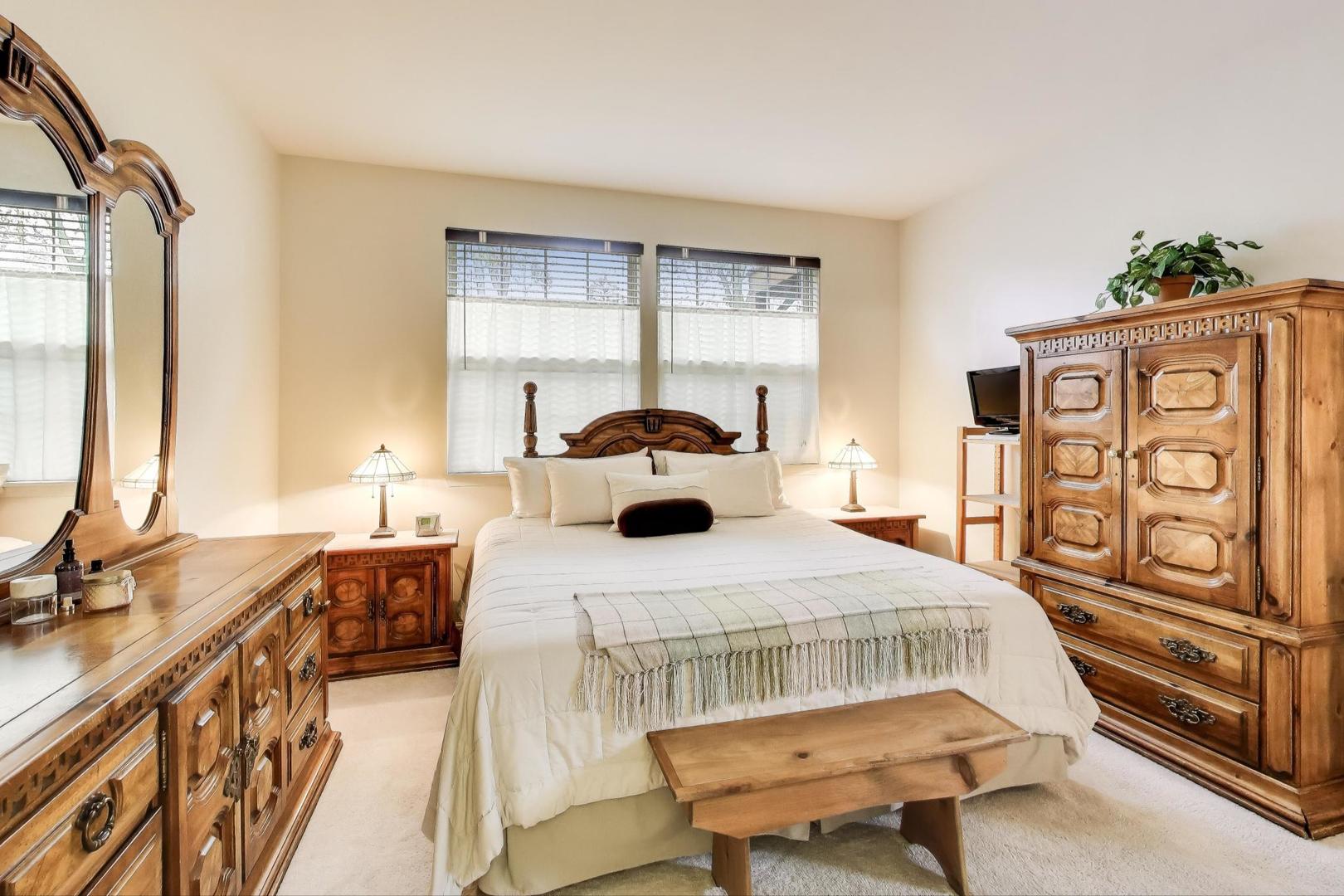 6648 Weather Hill Drive, Willowbrook, IL 60527