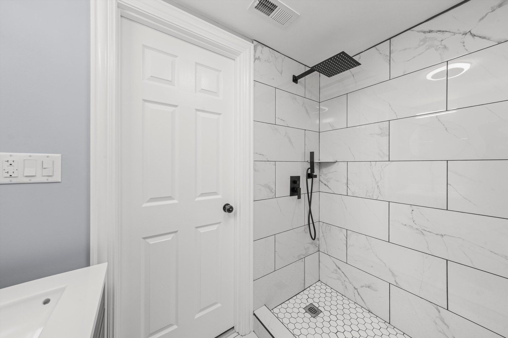 9043 S Luella Avenue, Chicago, IL 60617