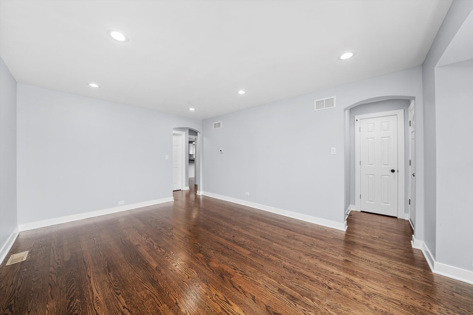 9043 S Luella Avenue, Chicago, IL 60617