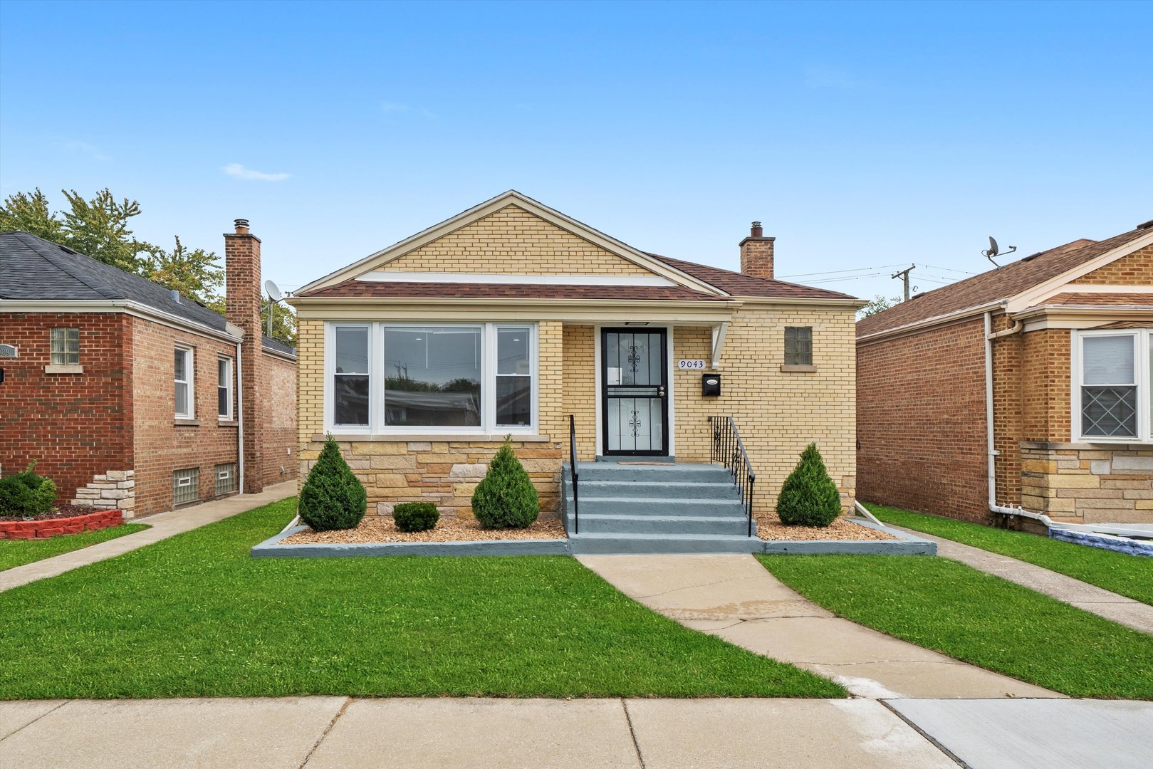 9043 S Luella Avenue, Chicago, IL 60617