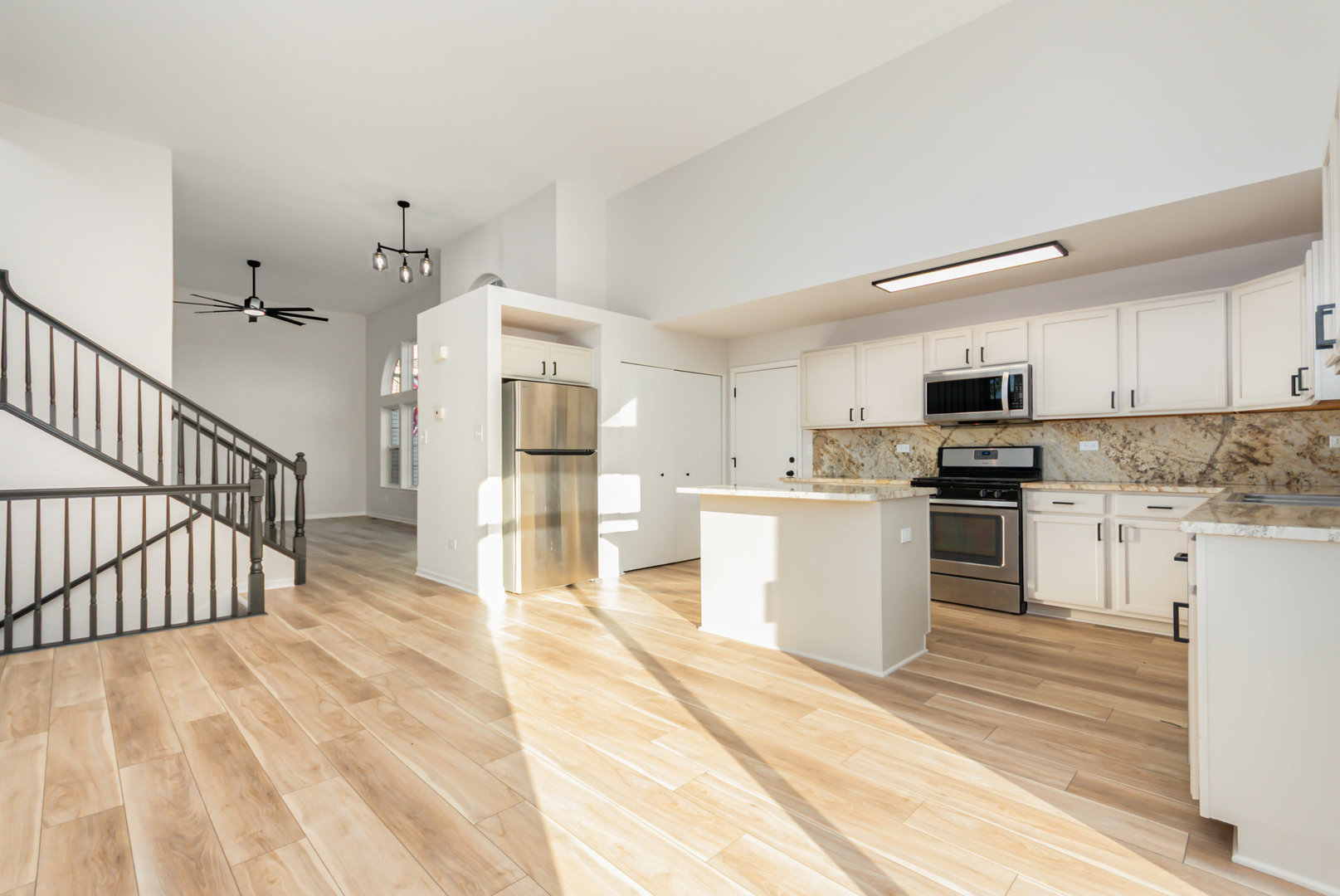 2057 W Helen Drive, Romeoville, IL 60446