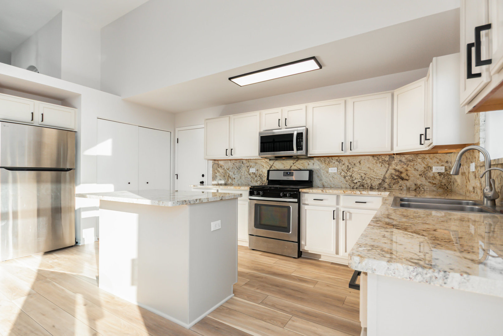 2057 W Helen Drive, Romeoville, IL 60446