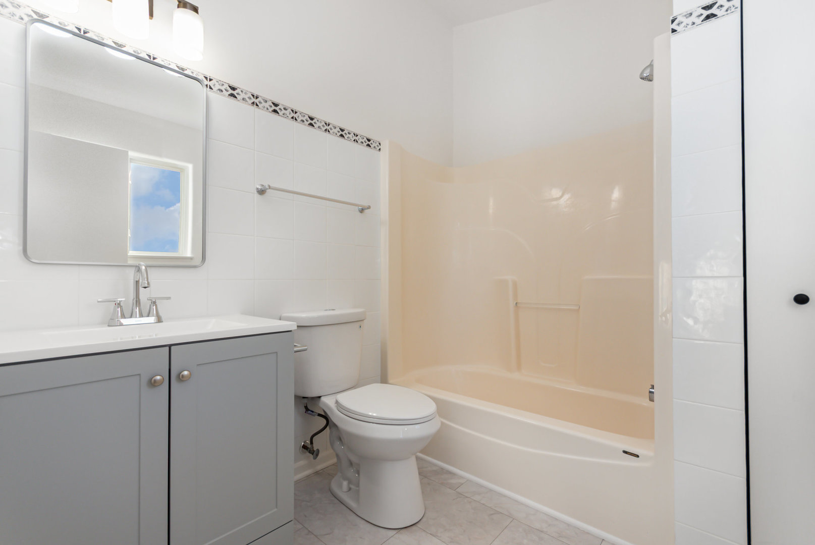 2057 W Helen Drive, Romeoville, IL 60446