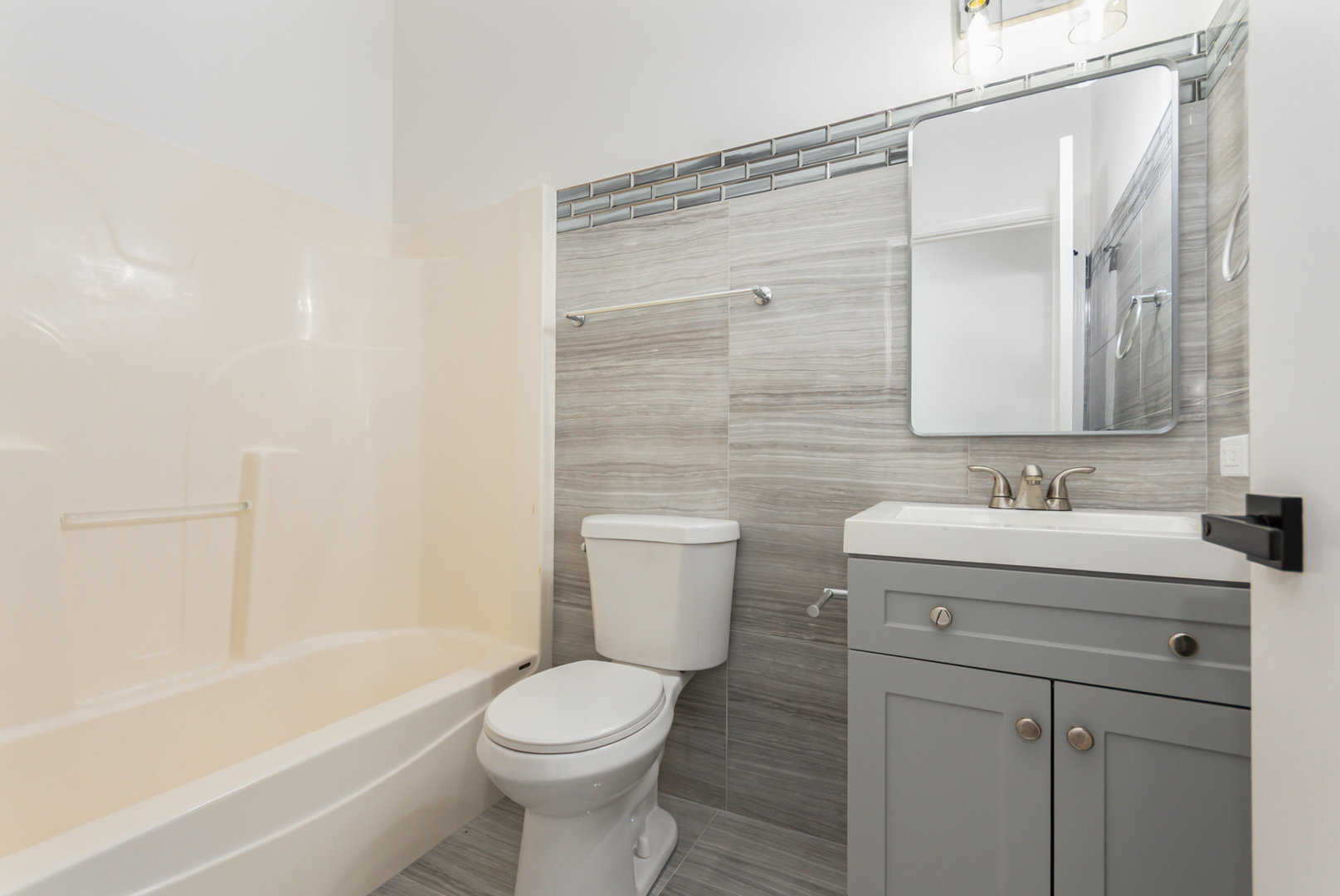 2057 W Helen Drive, Romeoville, IL 60446