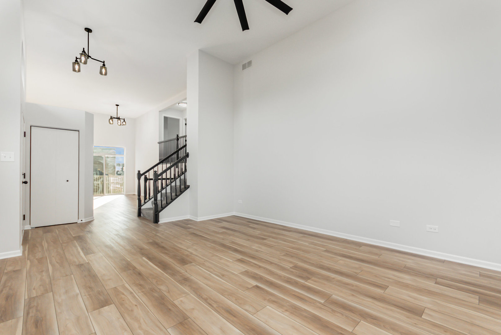 2057 W Helen Drive, Romeoville, IL 60446