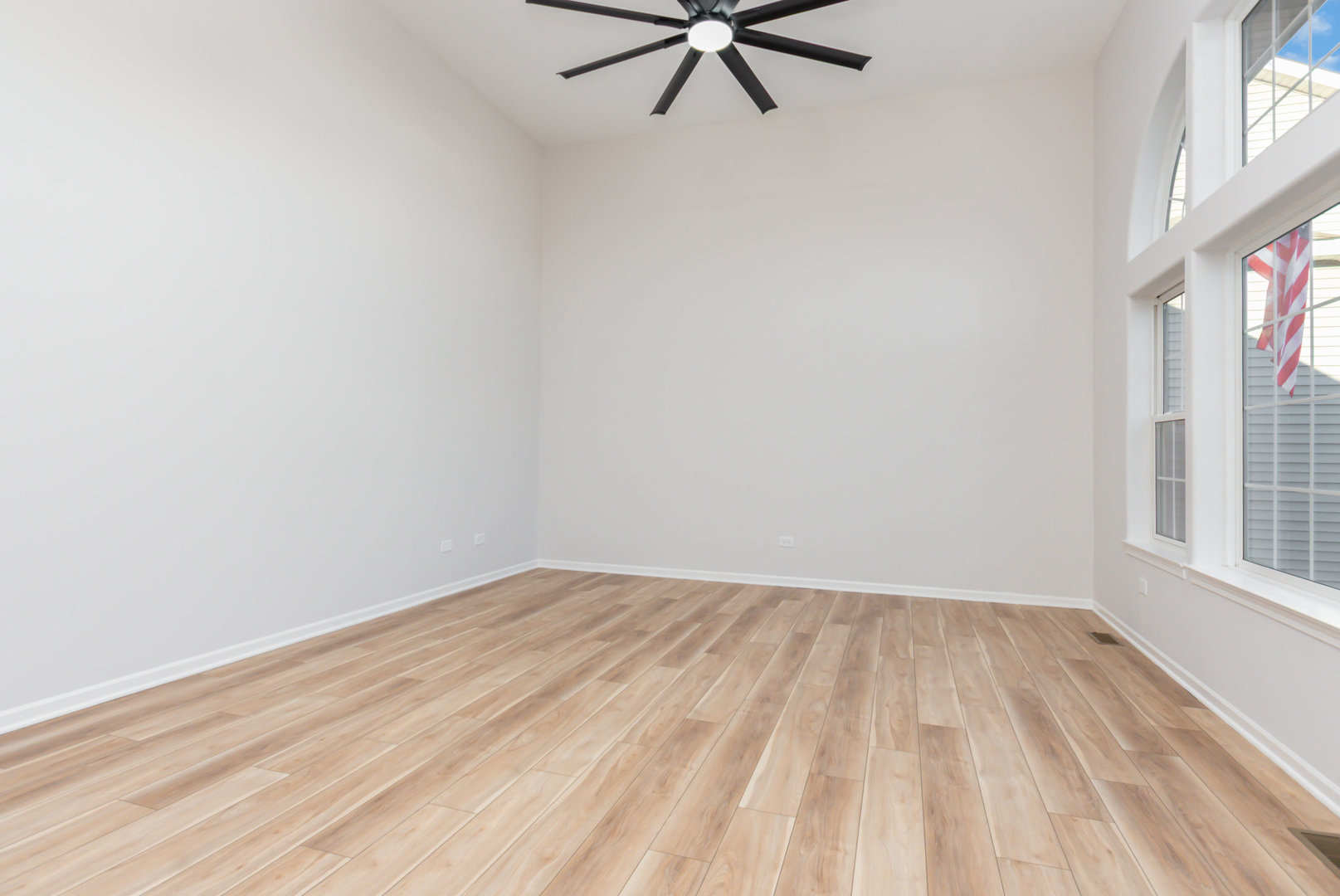 2057 W Helen Drive, Romeoville, IL 60446