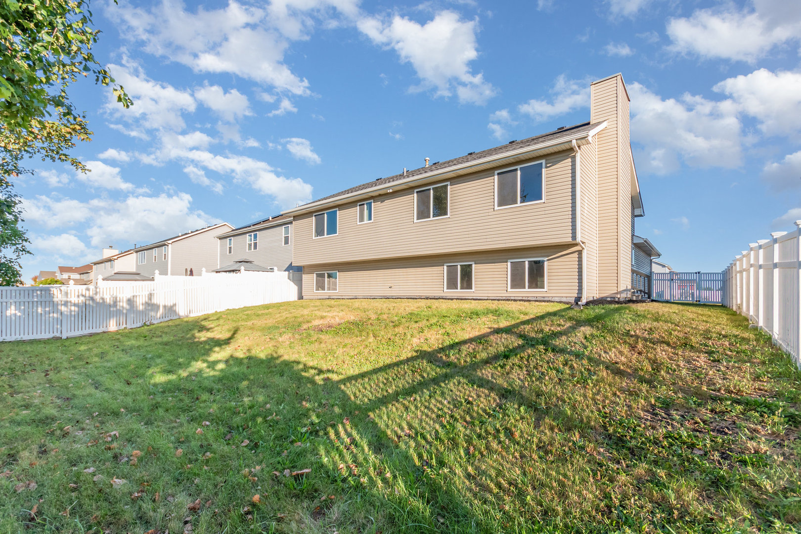 2057 W Helen Drive, Romeoville, IL 60446