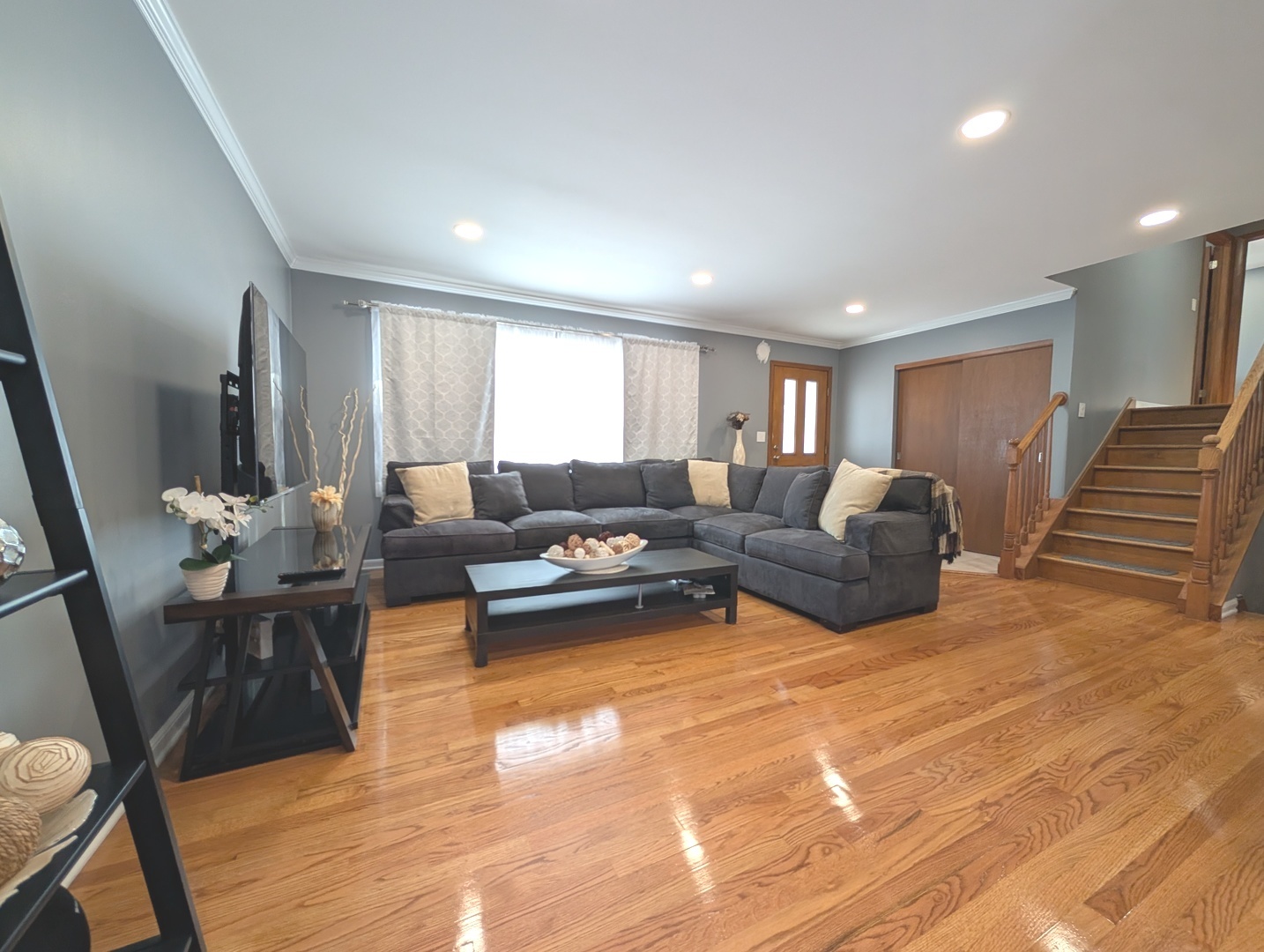 476 Raupp Boulevard, Buffalo Grove, IL 60089