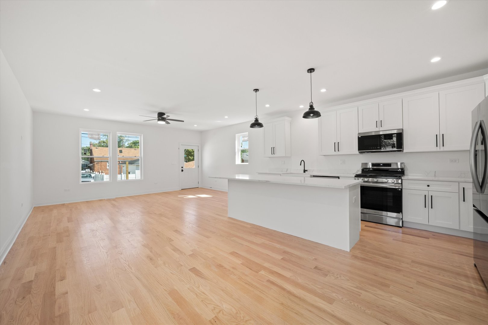 10649 S Sawyer Avenue, Chicago, IL 60655