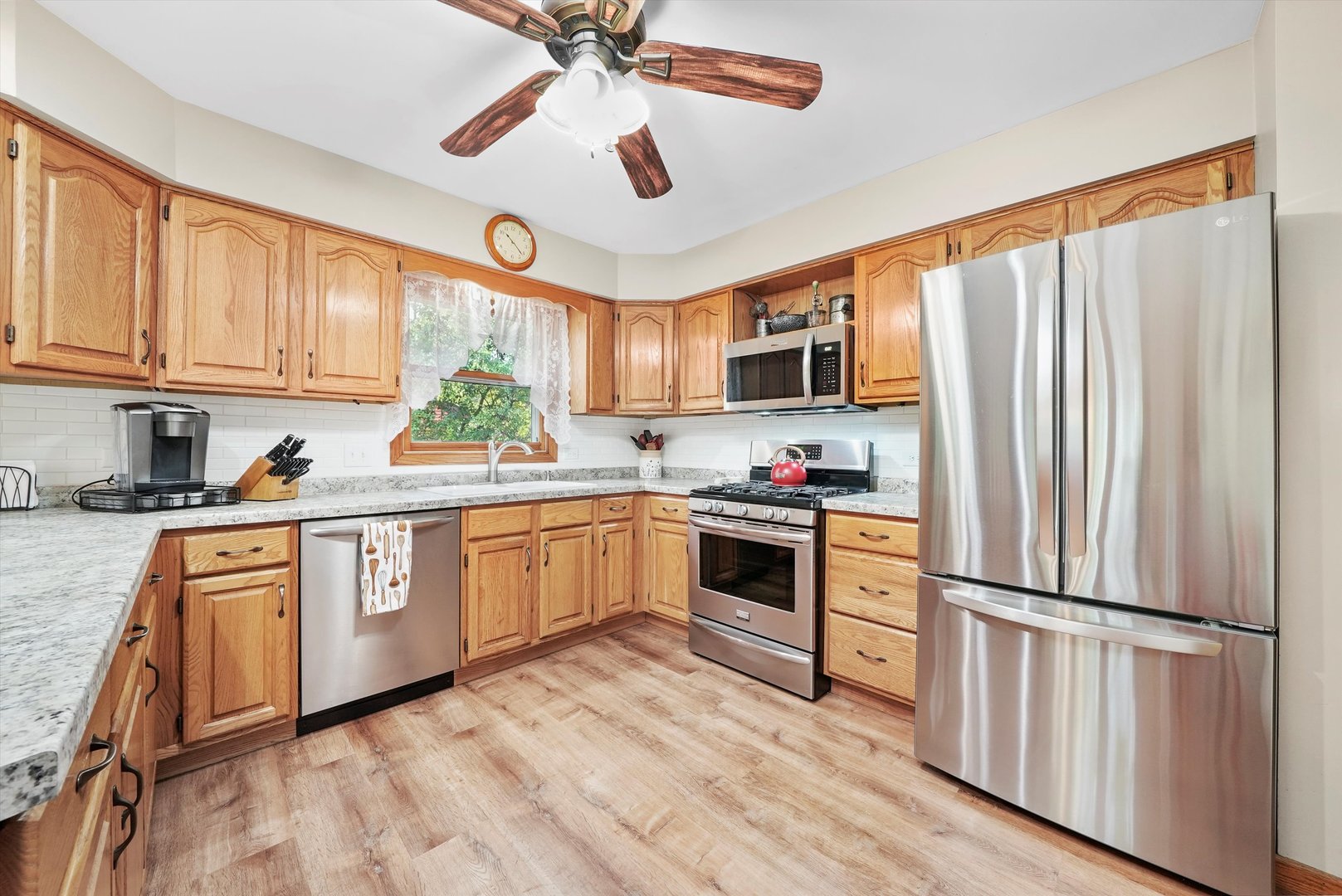 4124 Russell Avenue, Gurnee, IL 60031