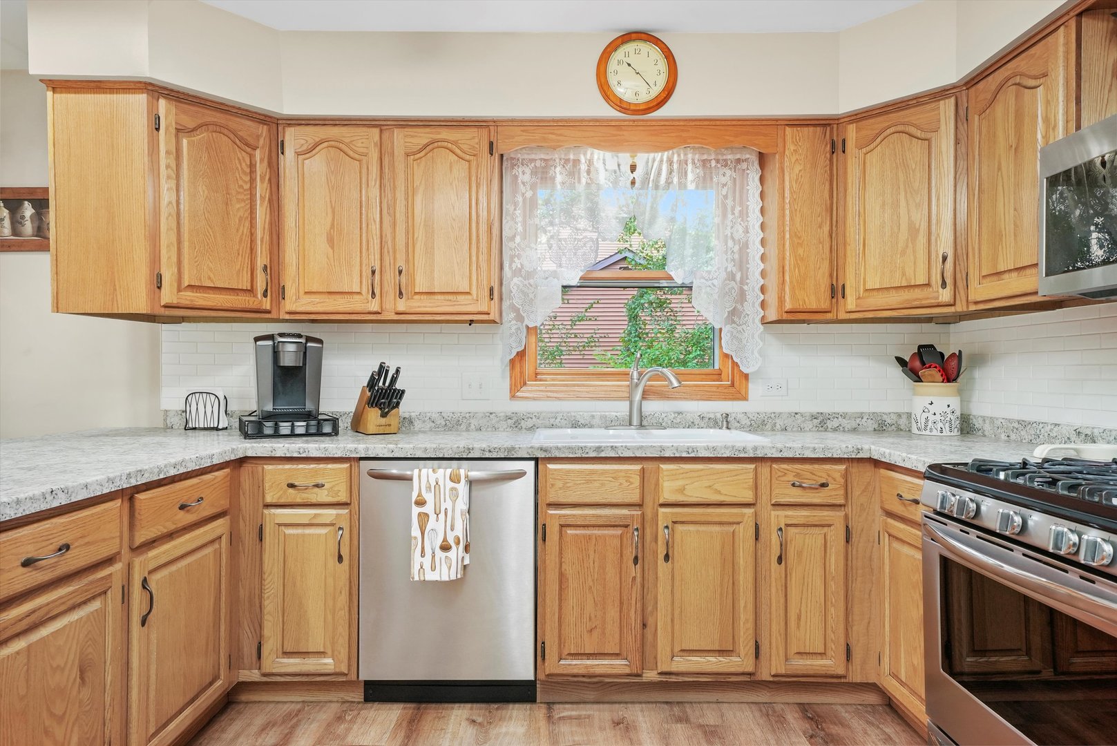 4124 Russell Avenue, Gurnee, IL 60031