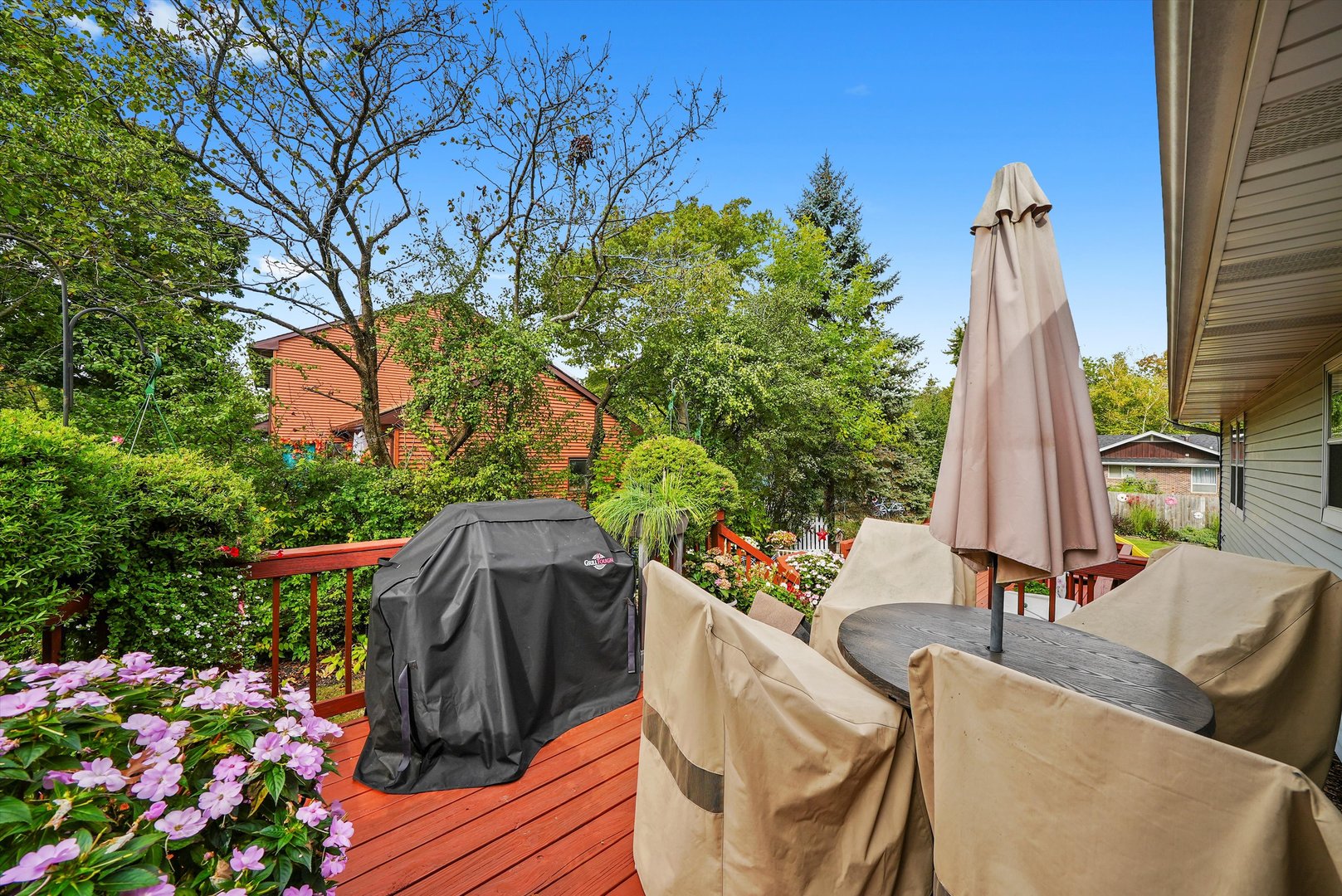 4124 Russell Avenue, Gurnee, IL 60031