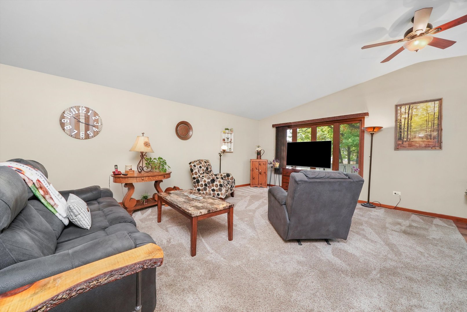 4124 Russell Avenue, Gurnee, IL 60031