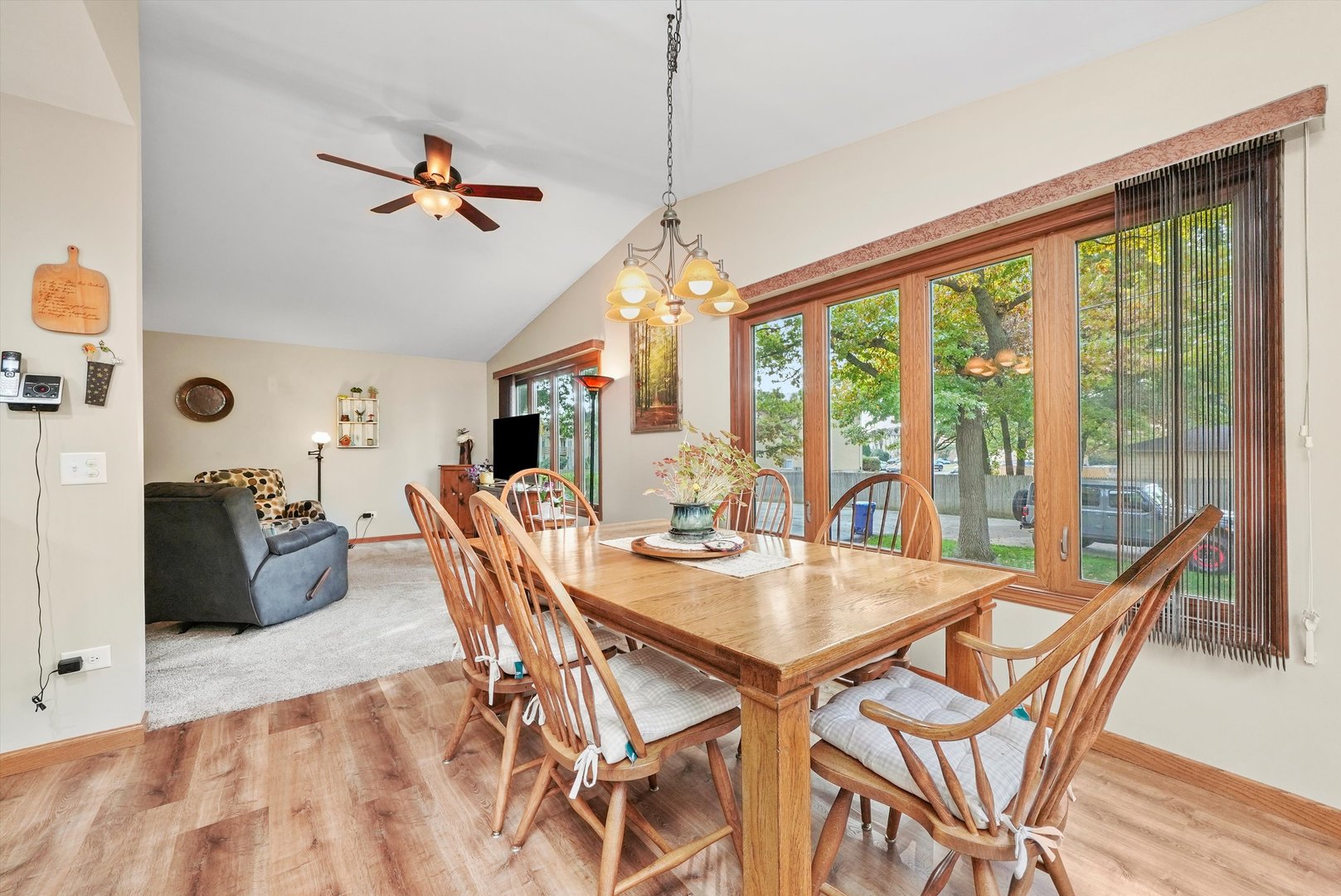 4124 Russell Avenue, Gurnee, IL 60031