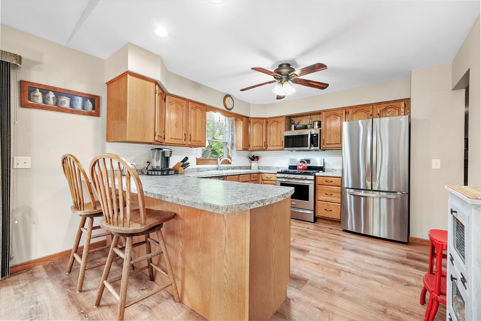 4124 Russell Avenue, Gurnee, IL 60031