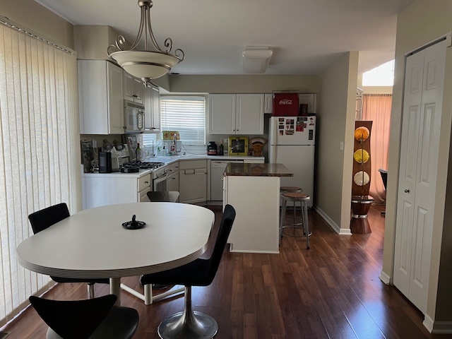 1229 Pennsbury Lane, Aurora, IL 60502