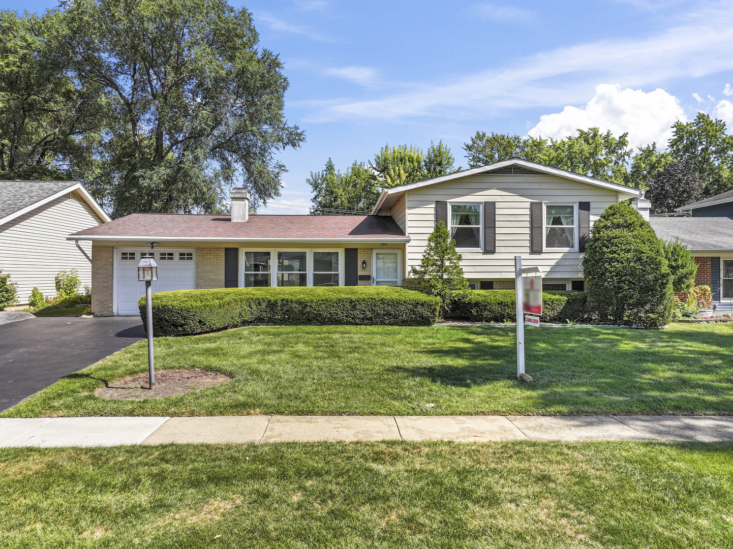 7843 Kensington Lane, Hanover Park, IL 60133