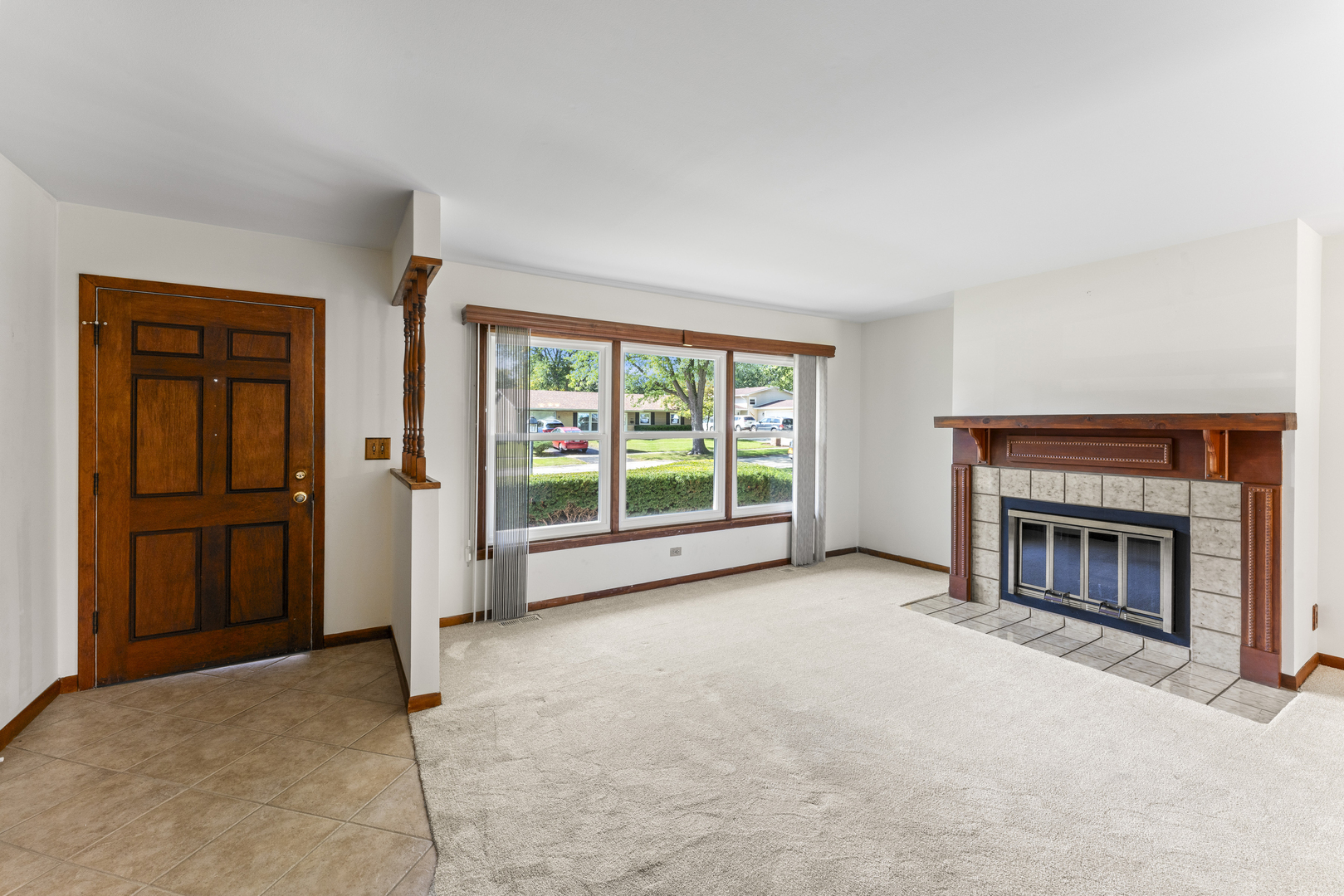 7843 Kensington Lane, Hanover Park, IL 60133