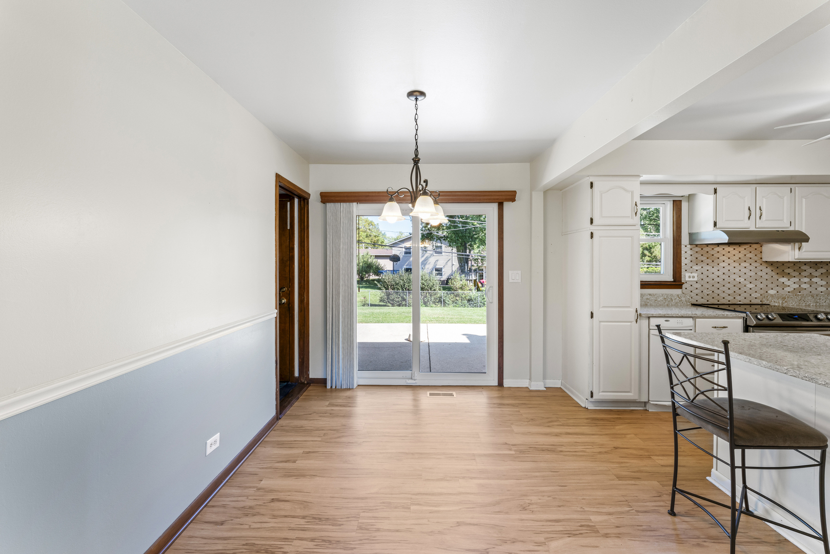 7843 Kensington Lane, Hanover Park, IL 60133