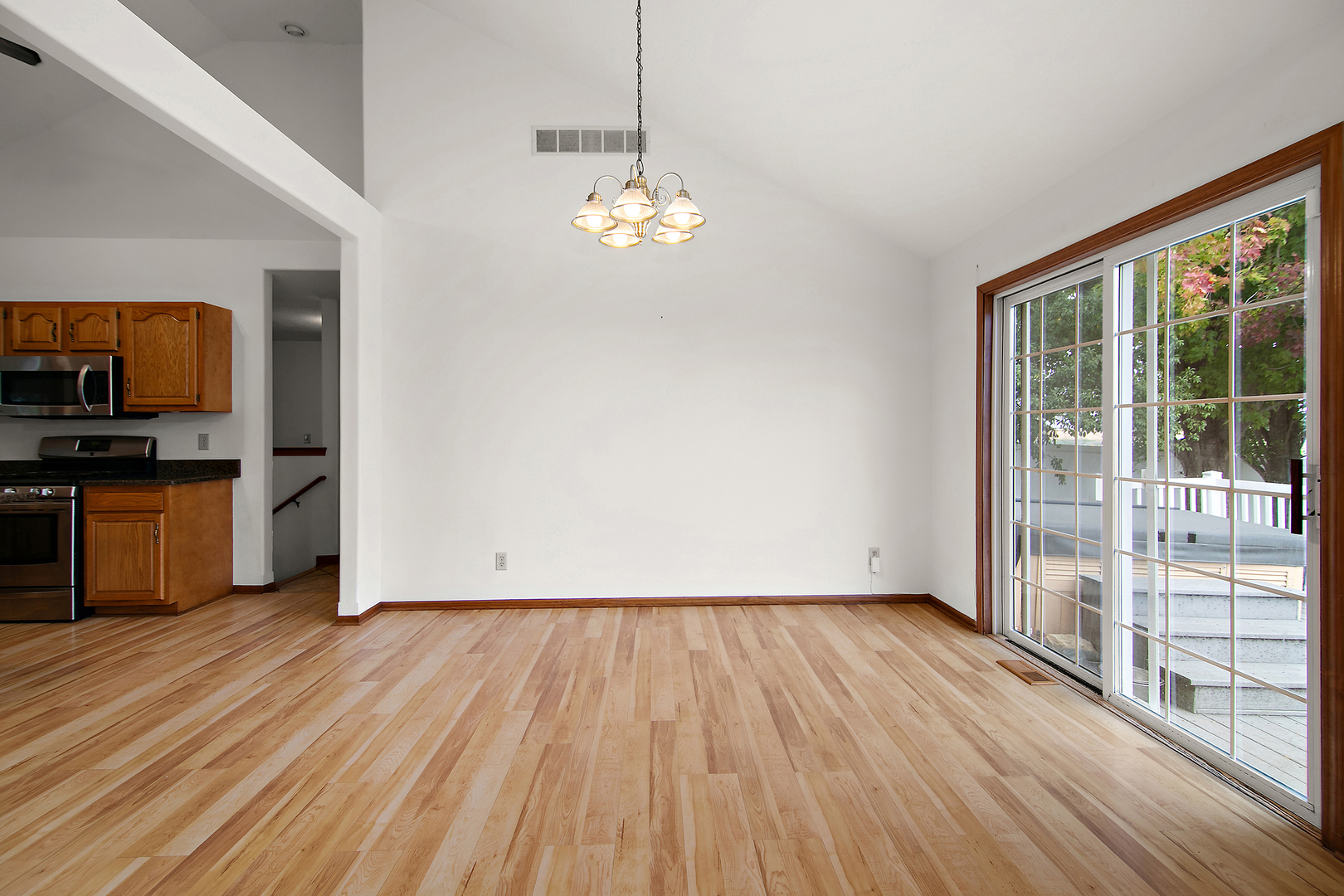 374 S Mcguire Drive, Manteno, IL 60950