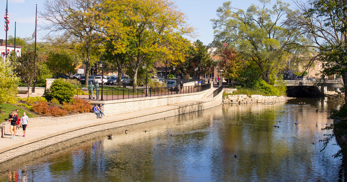 5S040 Pebblewood Lane #406E, Naperville, IL 60563