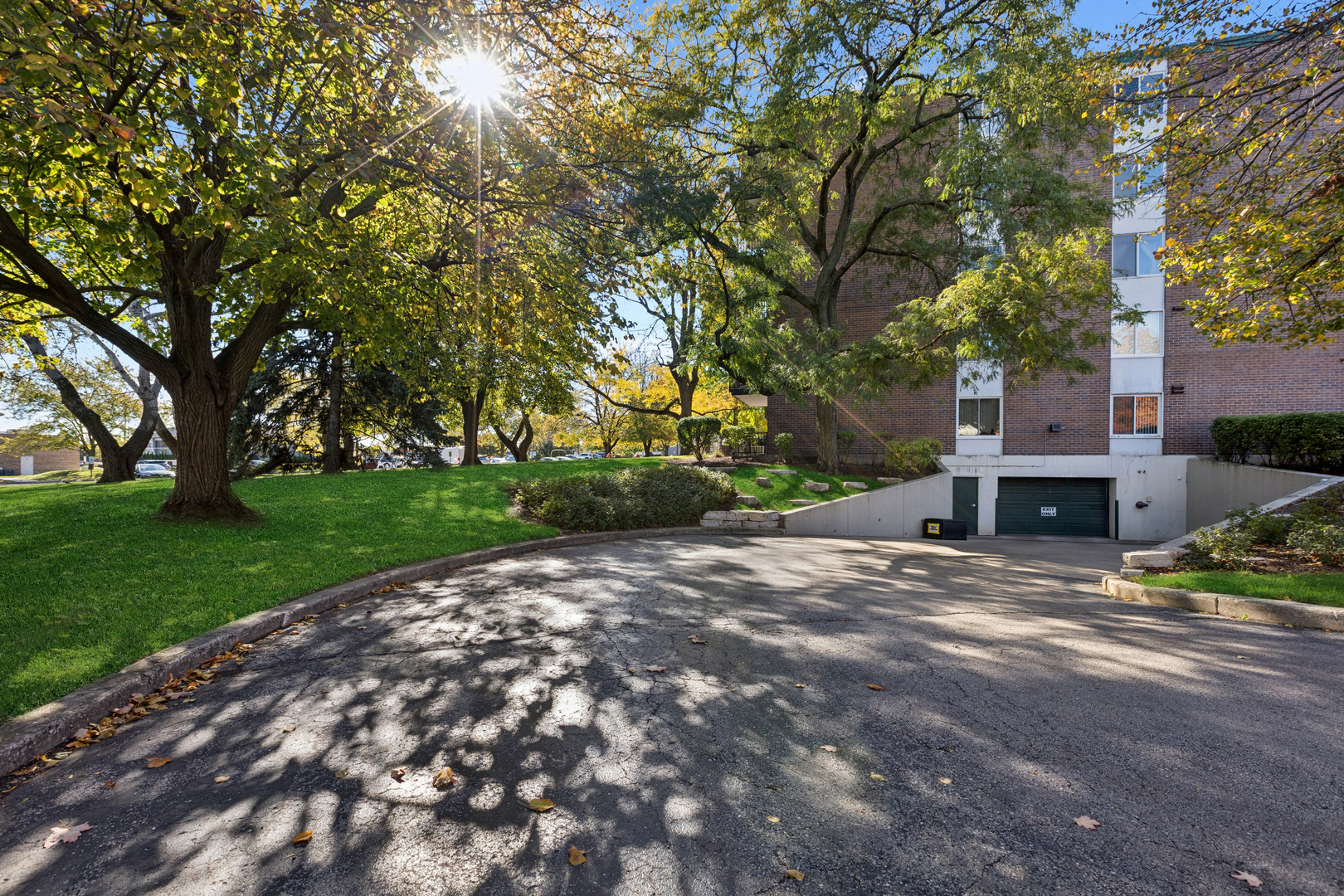 5S040 Pebblewood Lane #406E, Naperville, IL 60563
