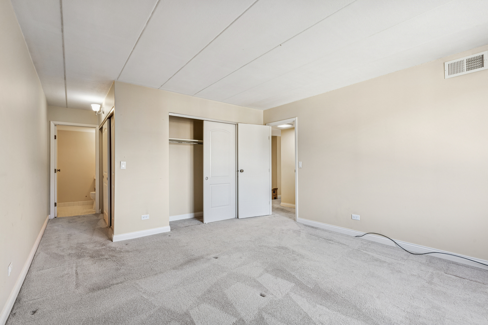 5S040 Pebblewood Lane #406E, Naperville, IL 60563