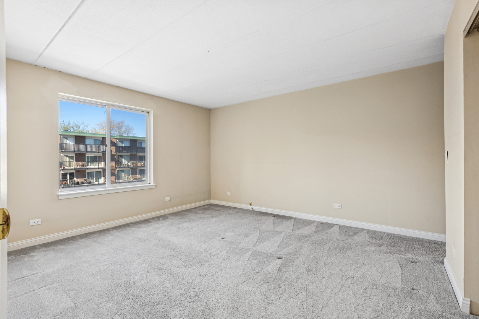 5S040 Pebblewood Lane #406E, Naperville, IL 60563
