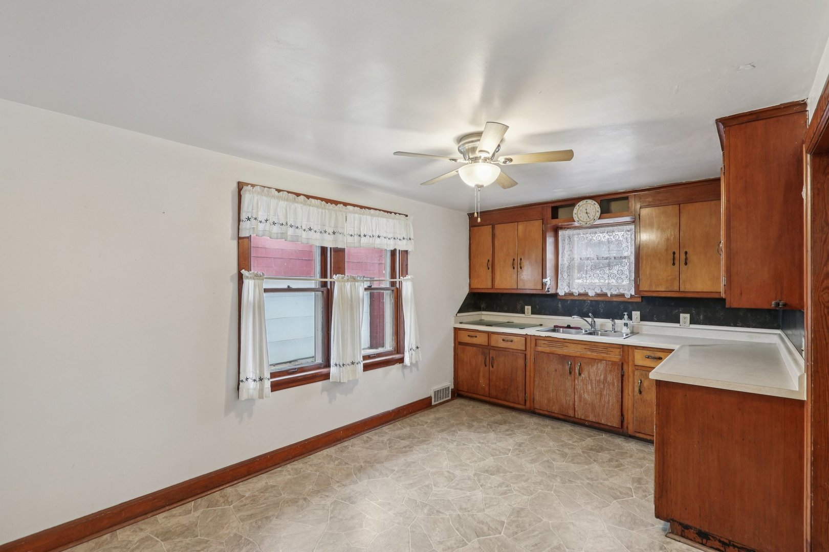 1533 Kremer Avenue, Racine, WI 53402