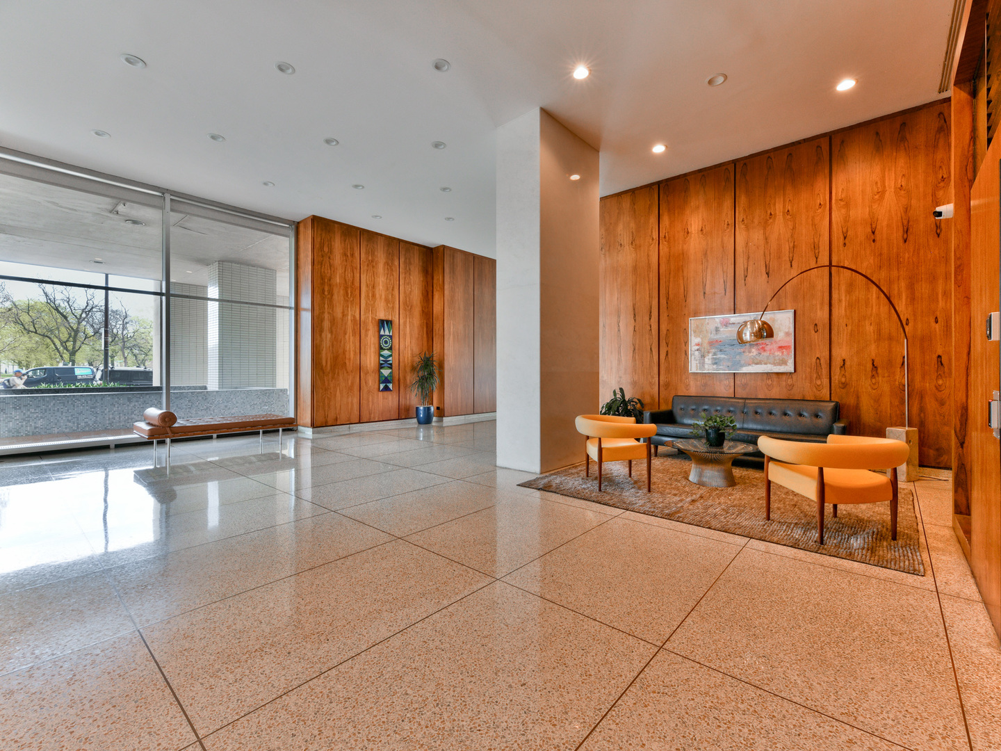 3600 N LAKE SHORE Drive #216, Chicago, IL 60613